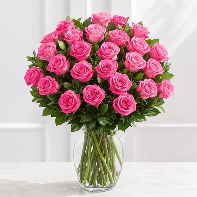 Luxurious Pink Roses Vase